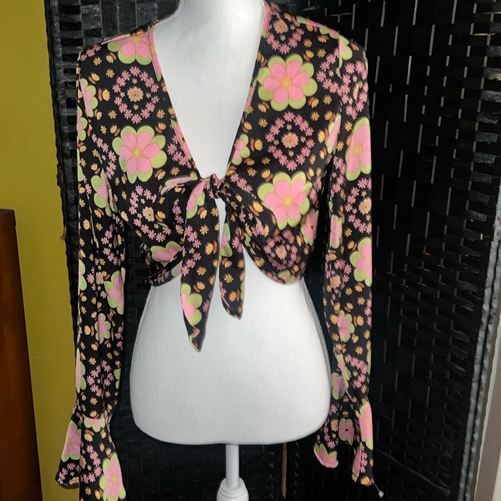 Black w/ pink green floral print tie front forever 21 size M